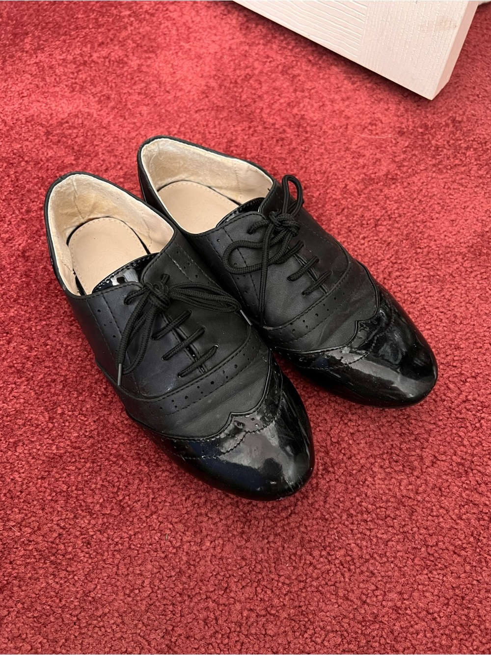 Ollio Black Patent (Faux) Leather Slip-On Oxford Flat